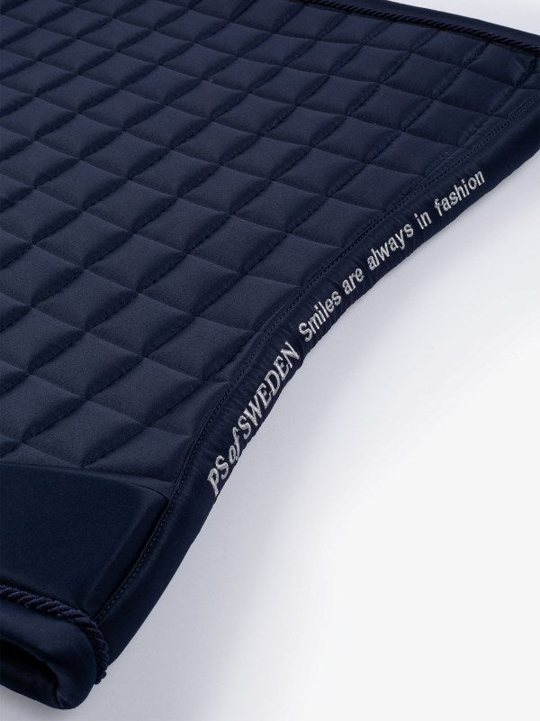 1110-104-591-003-Classic-Quilt-Jump-Navy-quote-0077-1500x2000_1.jpg