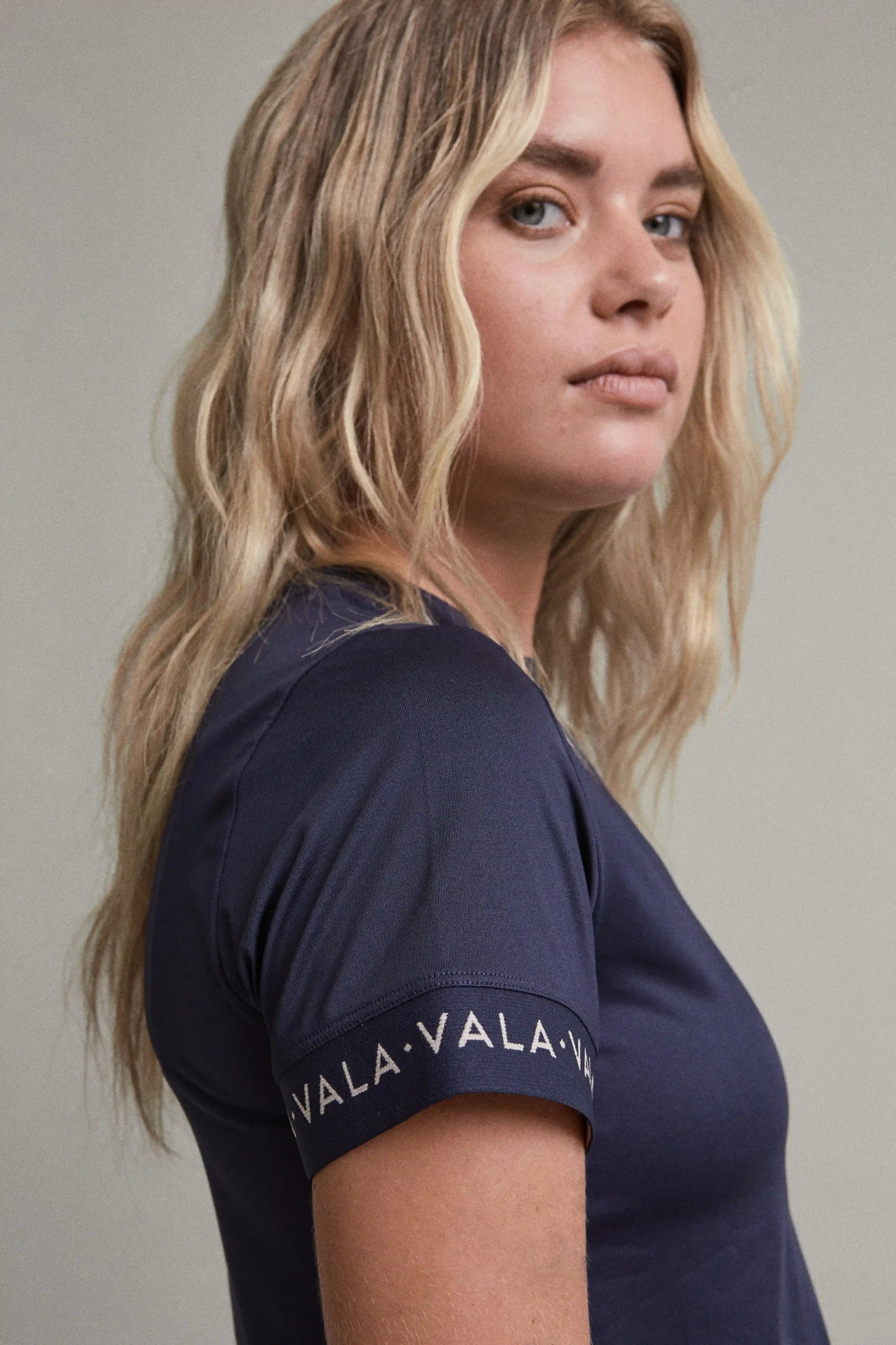 VALA-TRAININGTEENAVY_0002_1.webp