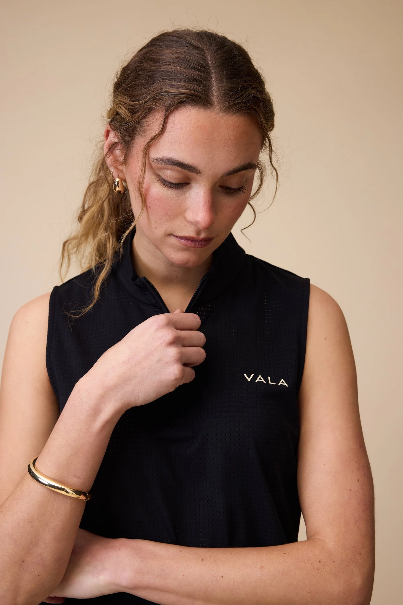 Vala Elsa Mesh S/Less Zip Neck