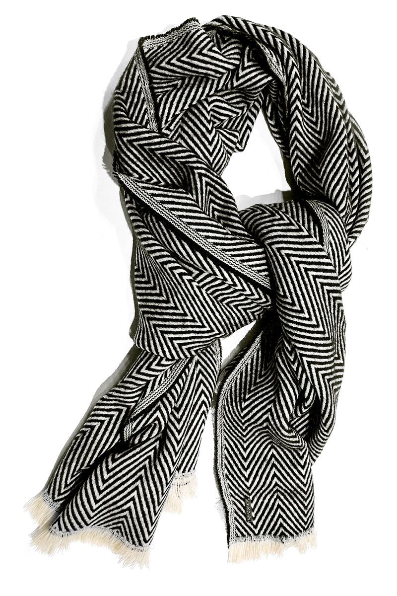 scarf-fred-black_900x_4140d672-7128-43ff-a0ef-1bafbb0cc7fc.jpg